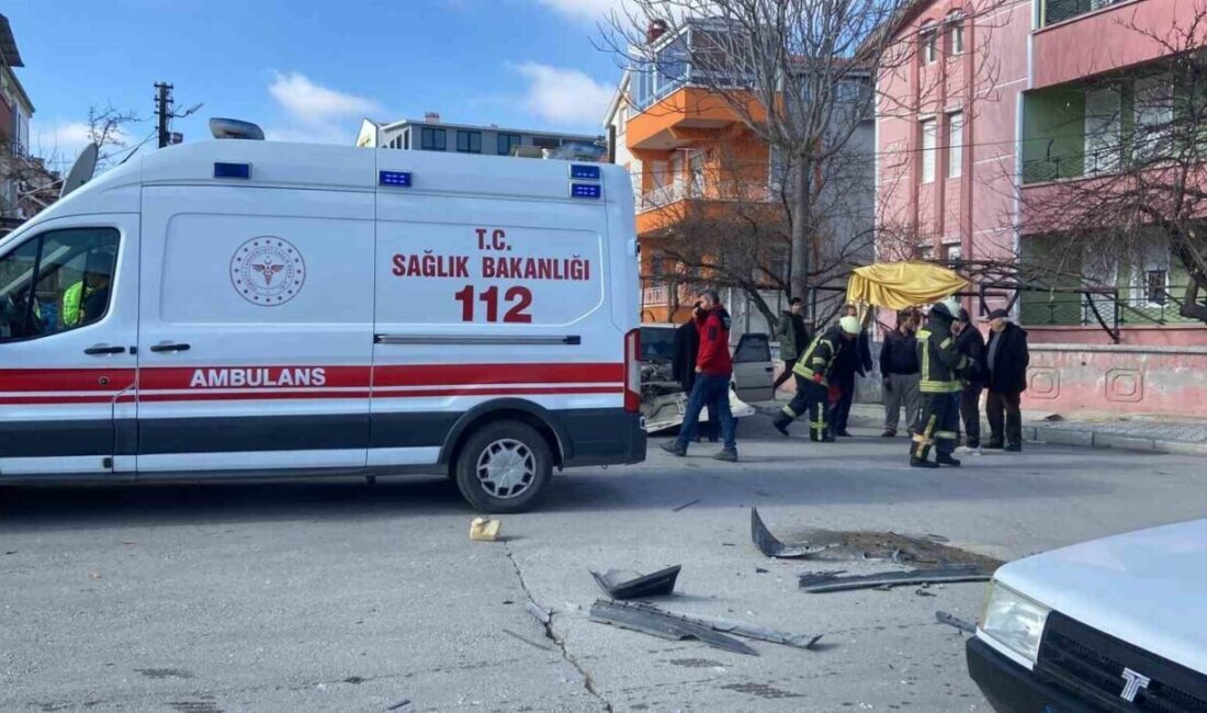 Karaman’da Minibüs ve Otomobil Çarpıştı, 1 Kişi Yaralandı Karaman'da bir minibüs ve otomobilin çarpışması sonucu 78 yaşındaki A.Ö.
