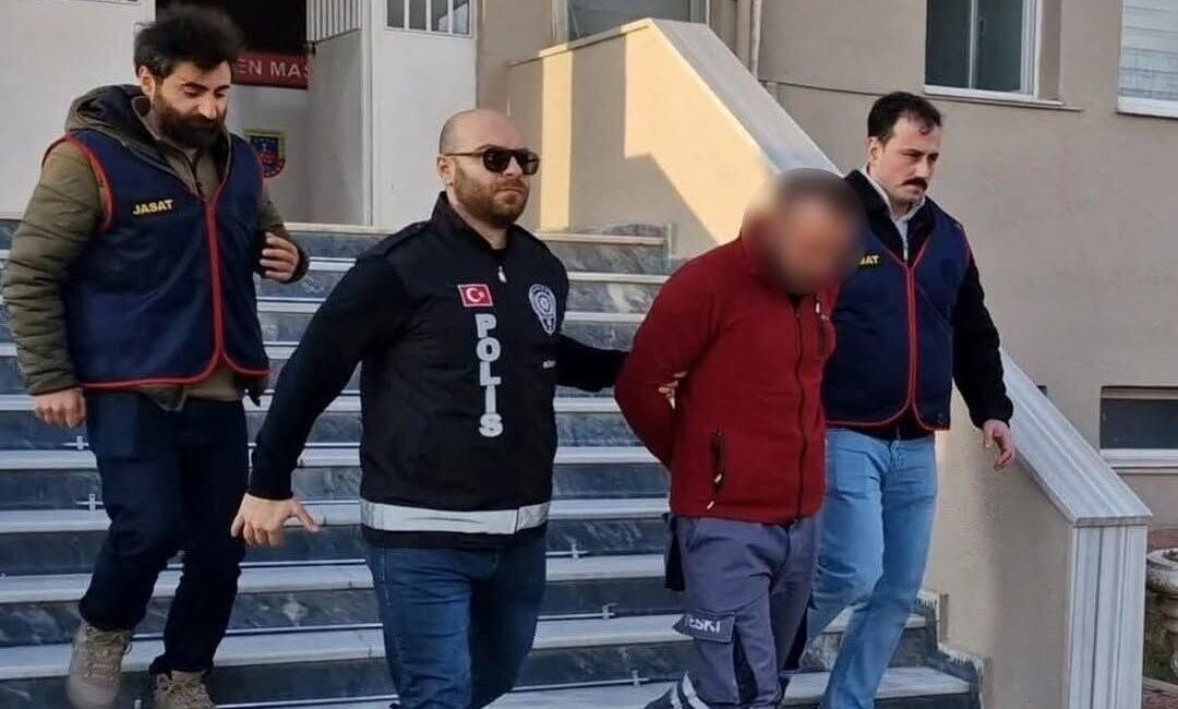Kırklareli’nde 2023’te Aranan 1.592 Şüpheli Yakalandı Kırklareli'nde geçen yıl, İl Emniyet Müdürlüğü Asayiş Şubesi ekipleri tarafından