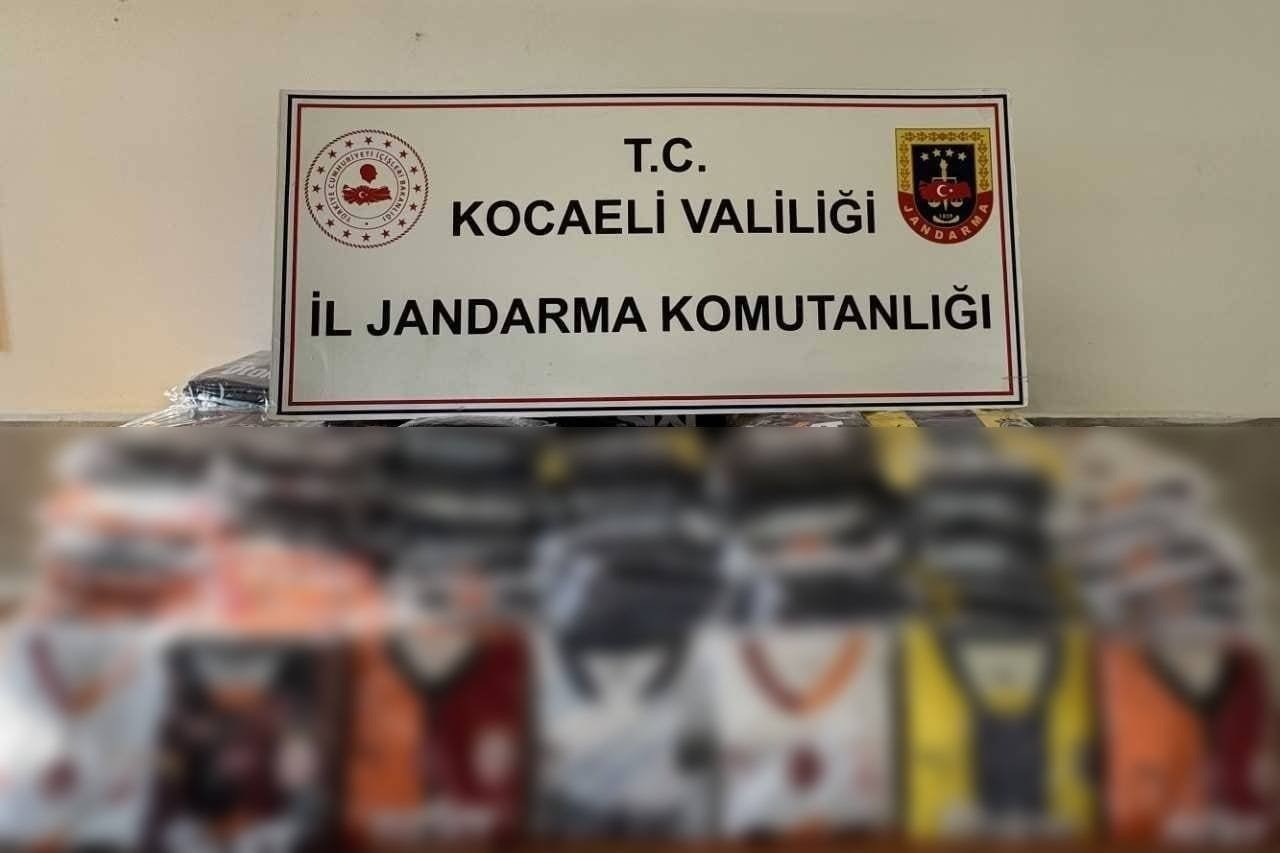 KOCAELİ'DE JANDARMA EKİPLERİNCE YAPILAN ÇALIŞMALARDA BİN 206 KAÇAK FUTBOL TAKIM