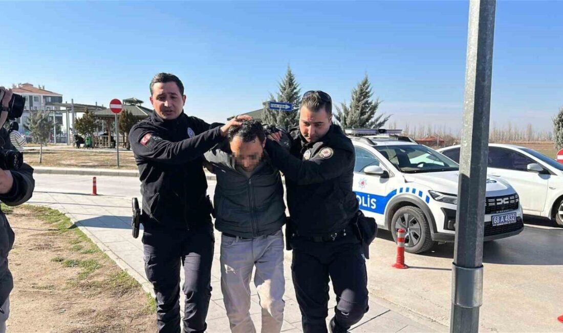 Aksaray’da Komşusunu Bıçaklayan Şahıs Gözaltından Serbest Bırakıldı Aksaray'da M.A.A., alt komşusu M.C.'yi bıçaklayarak yaraladı. Olayın ardından M.C.