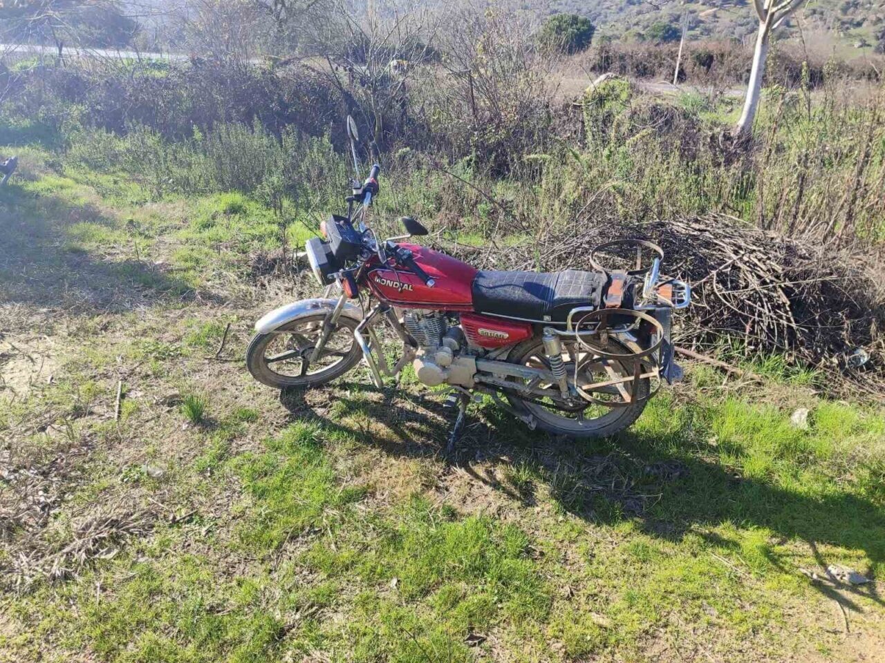 Aydın'ın Karpuzlu ilçesinde kontak anahtarıyla bırakılan motosiklet, Muğla'nın Milas ilçesinde