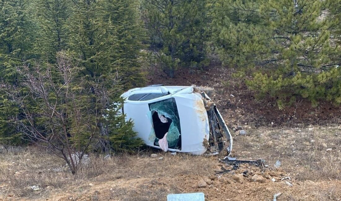 Konya’da iki ayrı trafik kazasında 3 kişi yaralandı Konya'da Beyşehir ve Hüyük kara yollarında meydana gelen iki kazada