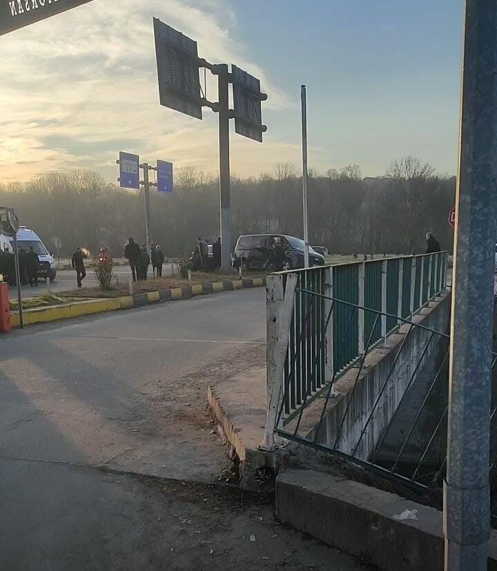 Zonguldak'ın Çaycuma ilçesinde sabah saatlerinde Organize Sanayi Bölgesi girişinde iki
