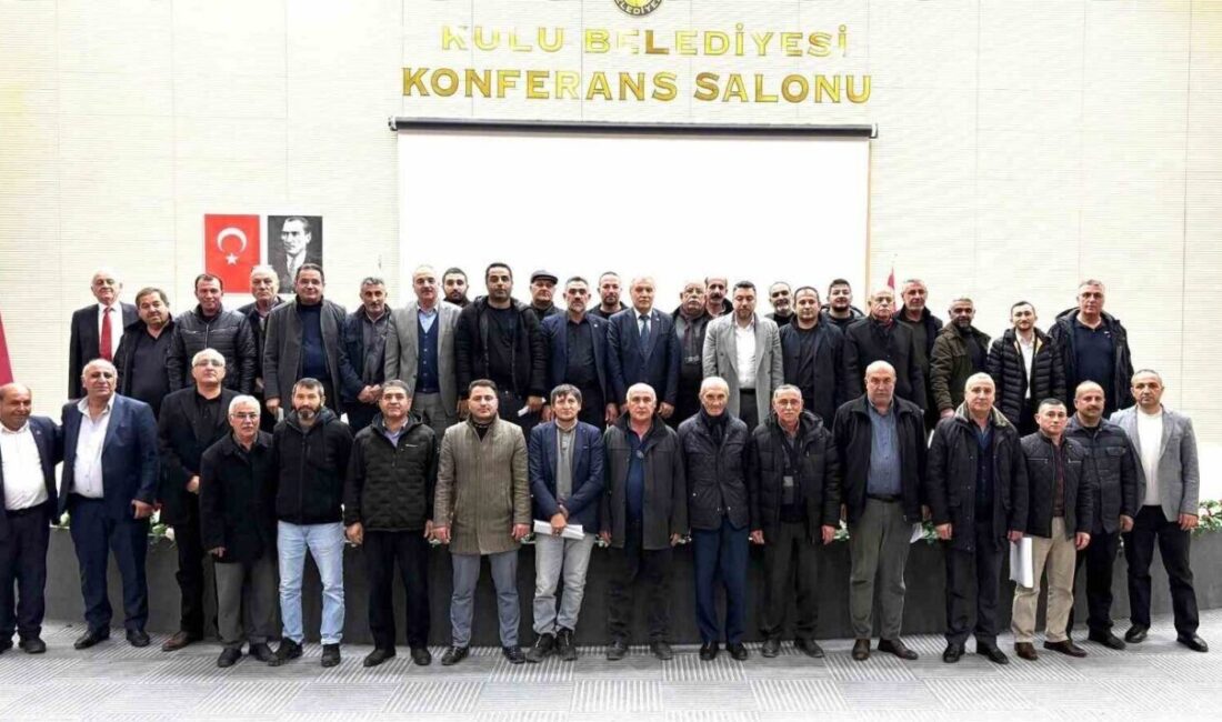 Kulu’da Mahalle Muhtarları İçin İstişare Toplantısı Gerçekleştirildi Kulu ilçesinde, mahalle muhtarlarıyla yapılan istişare toplantısına Kulu Belediye Başkanı