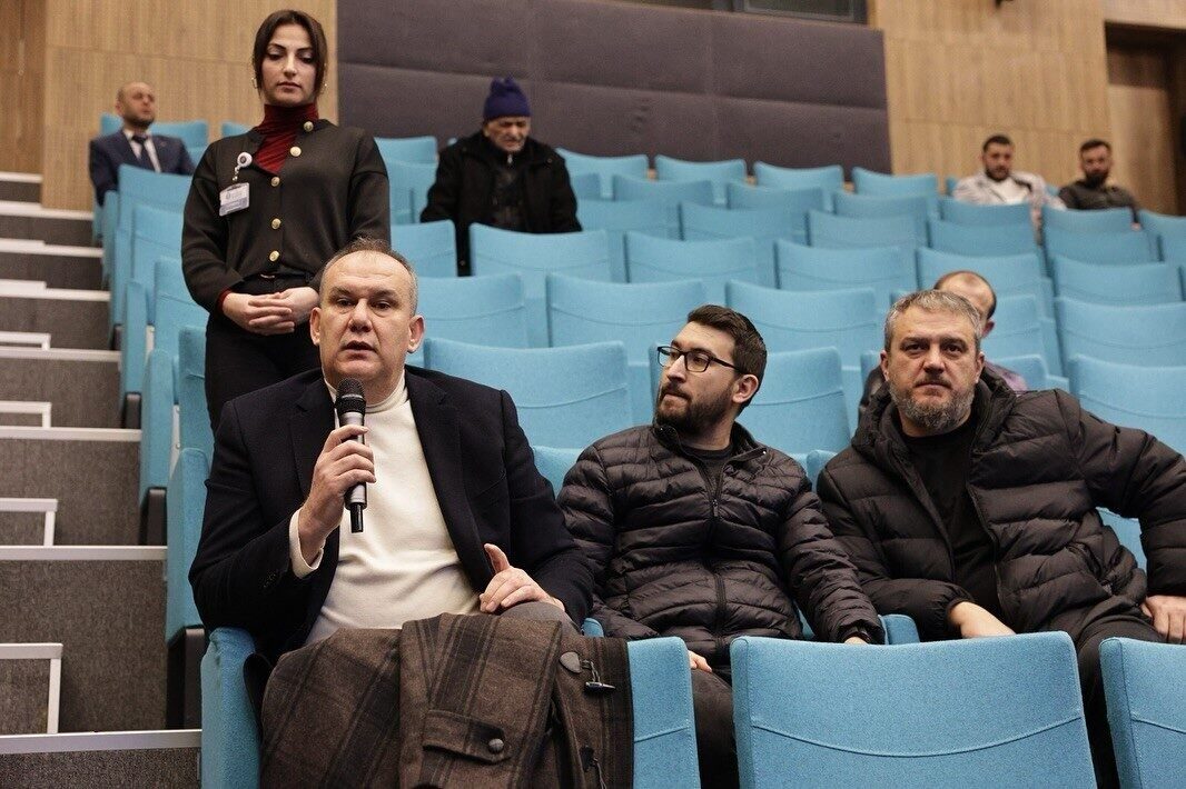 Kütahya Belediyesi, Cuma günleri düzenlediği Halk Günü Toplantısı’nda vatandaşların taleplerini