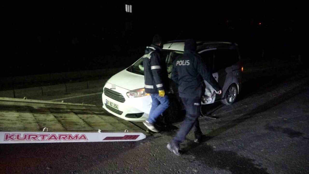 Malatya'nın Battalgazi ilçesinde 3 aracın karıştığı kazada B.İ., M.Y., B.Y.,