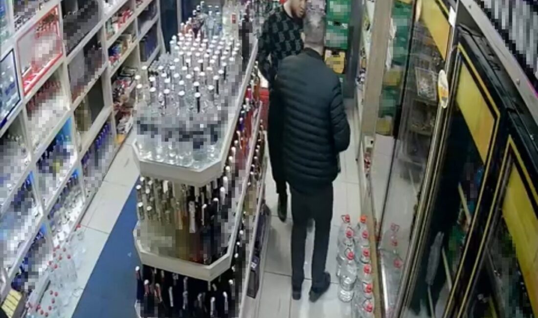 Maltepe’deki cinayet olayına ait yeni güvenlik kameraları görüntüleri açığa çıktı Maltepe'de arkadaşının selamını almadığı için Celil Paktazel'i öldürdüğü öne sürülen