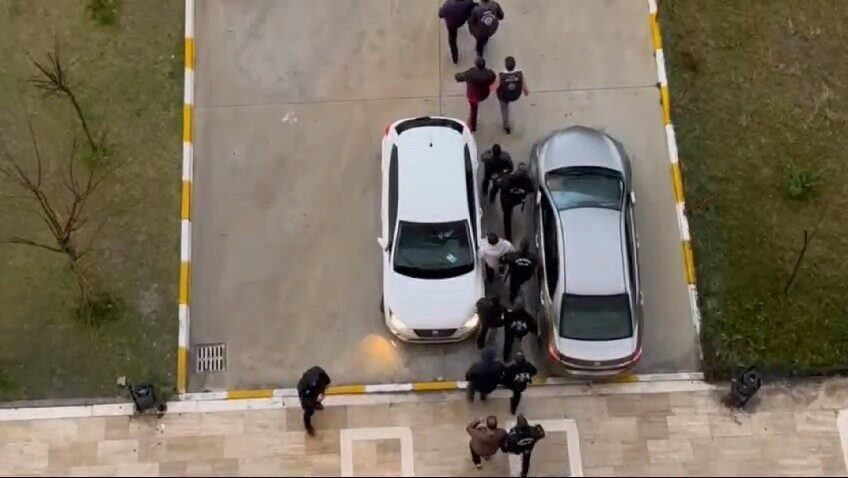 Yasa Dışı Bahis Operasyonunda 14 Gözaltı, 5 Kişi Tutuklandı Manisa İl Emniyet Müdürlüğü, Turgutlu merkezli düzenlenen yasa dışı bahis
