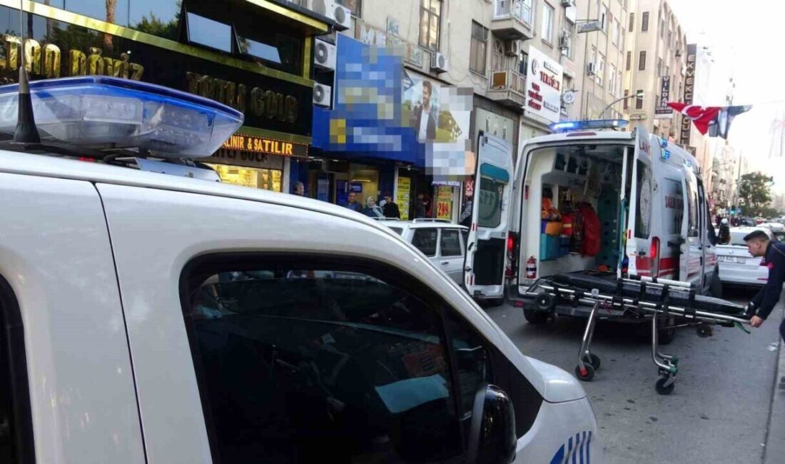 Mersin’de Parkta Bıçaklı Kavga: 1’i Ağır İki Yaralı Mersin'in Akdeniz ilçesindeki bir parkta Murat T. ile Salih Ç.