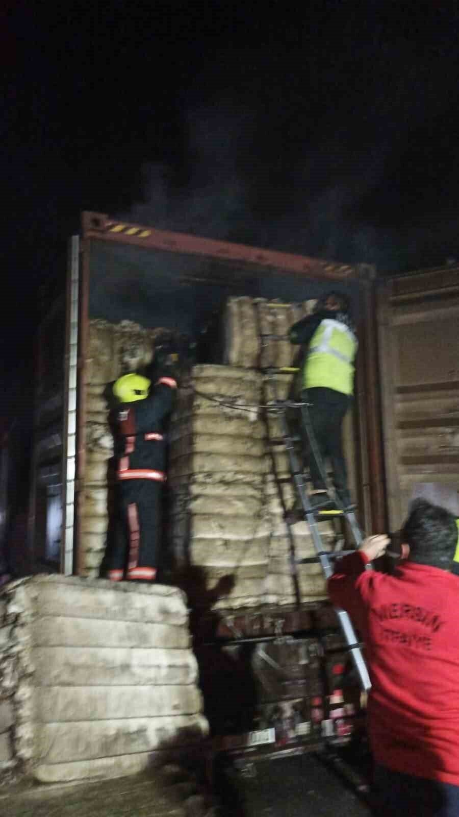 Mersin’in Tarsus ilçesinde H.B. tarafından kullanılan pamuk yüklü tırın dorsesinde