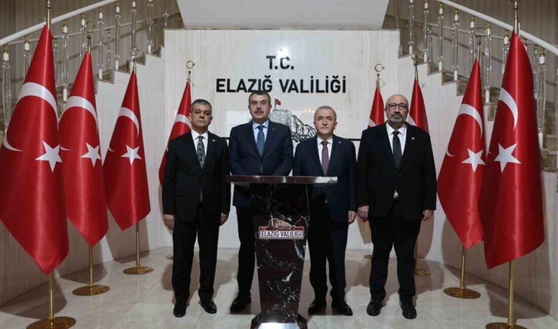 Milli Eğitim Bakanı Yusuf Tekin Elazığ’a Bir Dizi Program İçin Gitti Milli Eğitim Bakanı Yusuf Tekin, Elazığ'da çeşitli etkinlikler için bulundu.