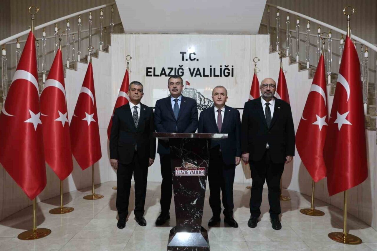 Milli Eğitim Bakanı Yusuf Tekin, Elazığ'da çeşitli etkinlikler için bulundu.