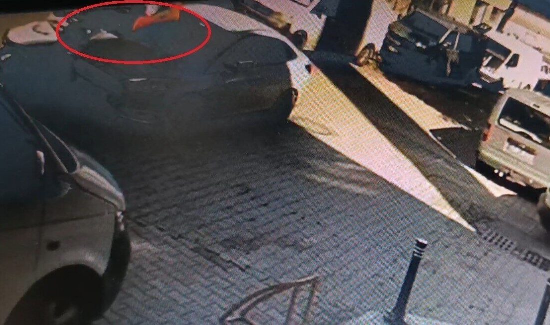 Manavgat’ta otomobil ve motosiklet çarpıştı: Sürücü hastaneye kaldırıldı Antalya'nın Manavgat ilçesinde, İrem F. Ç. tarafından kullanılan otomobil, Hasan