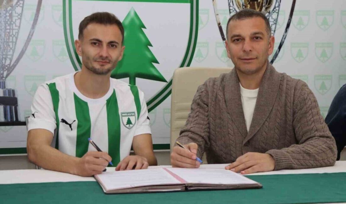 Muğlaspor, Fethiyespor’dan Nurettin Çakır’ı Transfer Etti Muğlaspor, Fethiyespor'da üç buçuk sezondur oynayan Nurettin Çakır'ı transfer etti.