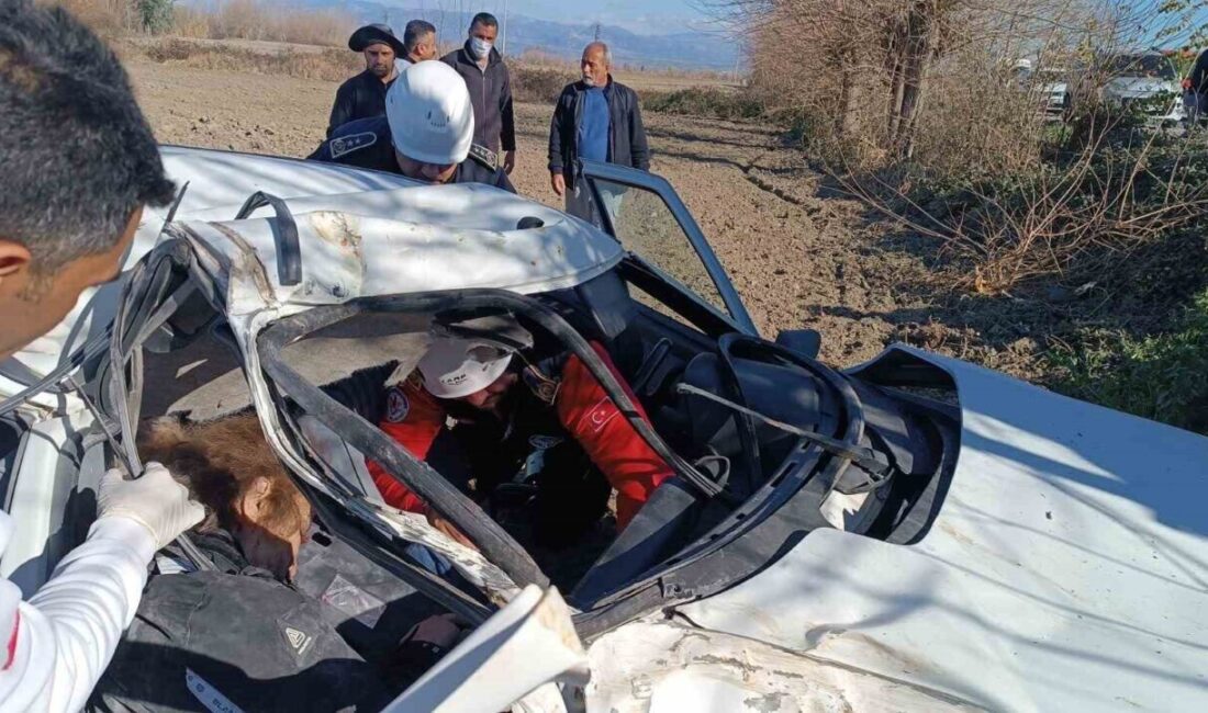 Kadirli’de kontrolden çıkan otomobil şarampole devrildi, iki kişi yaralandı Osmaniye'nin Kadirli ilçesinde, sürücüsü belirlenmeyen 80 UP 994 plakalı otomobil