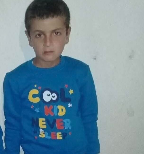 Patnos’taki 13 Yaşındaki Çocuk Oyun Sırasında Kalp Krizine Yenik Düştü Ağrı'nın Patnos ilçesindeki Bozoğlak köyünde 13 yaşındaki Ozan Arin, evinin
