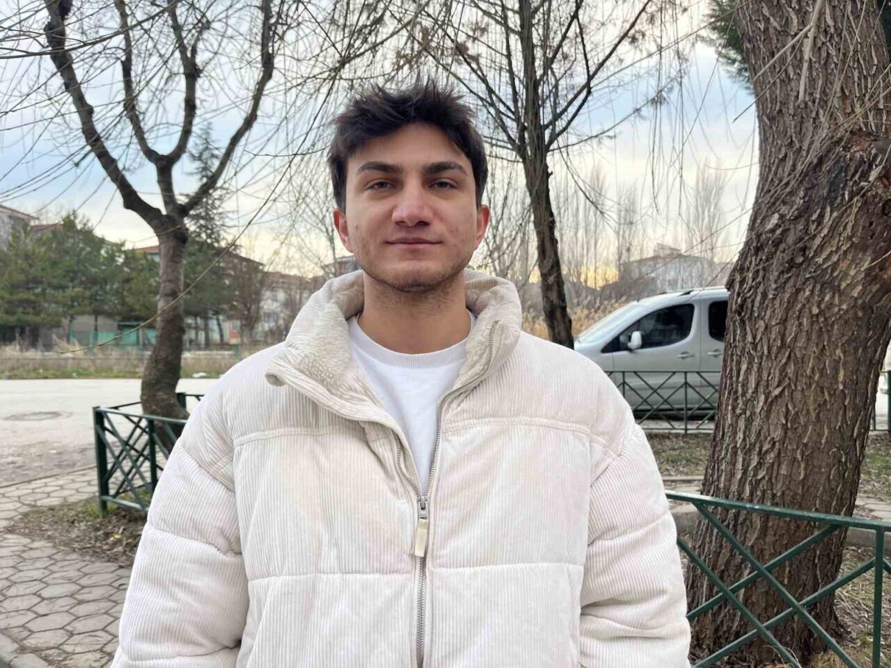 Eskişehir'de, ehliyetsiz motosiklet sürücüsü Salih Kızıl ve arkadaşları, kırmızı ışıkta