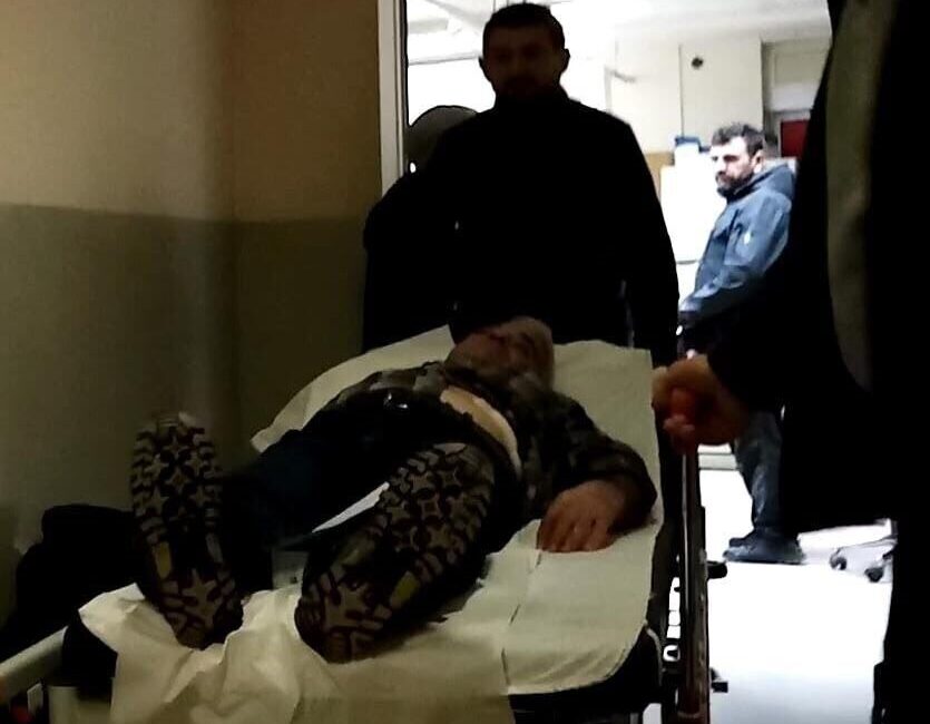 Bursa’da psikolojik sorunları olan oğlu tarafından bıçaklanan baba hastaneye kaldırıldı Bursa'nın İnegöl ilçesinde, psikolojik sorunları olan Kadir K. (28), babası