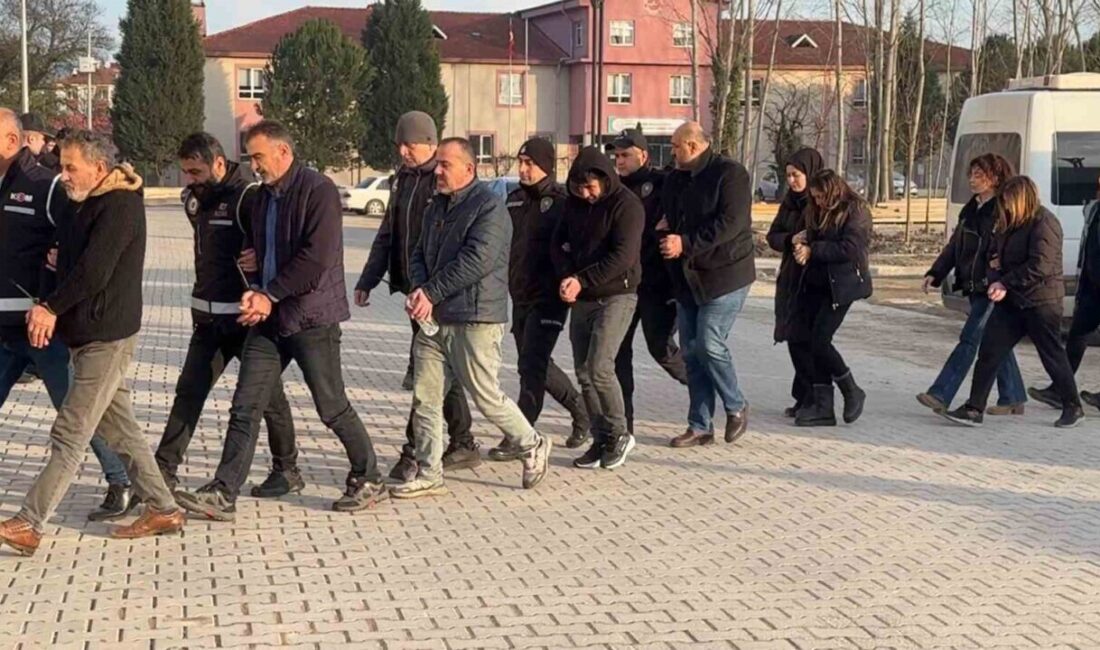 Bartın’da sahte rapor skandalında 17 kişiden 8’i tutuklama talebiyle mahkemeye sevk edildi Bartın'da düzenlenen sahte rapor operasyonunda, 17 kişinin gözaltına alınmasının ardından