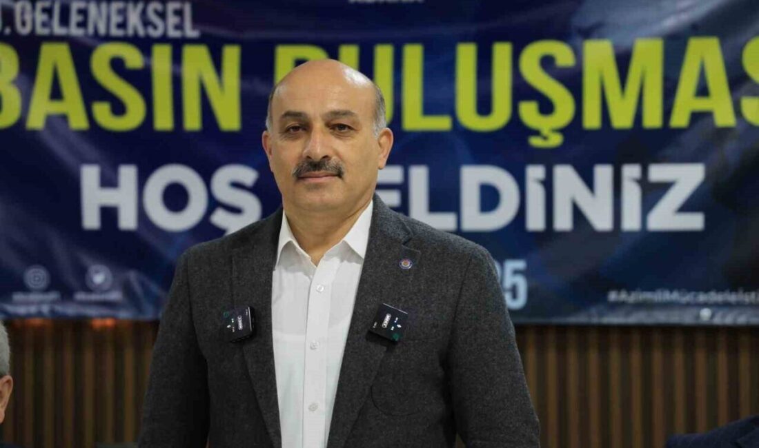 Eğitim-Bir-Sen Adana Şubesi, 20. Basın Buluşması'nda Şube Başkanı Mustafa Sarıgeçili,