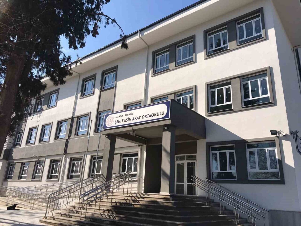Manisa'nın Sarıgöl ilçesinde, depreme dayanıklı olarak yeniden inşa edilen iki
