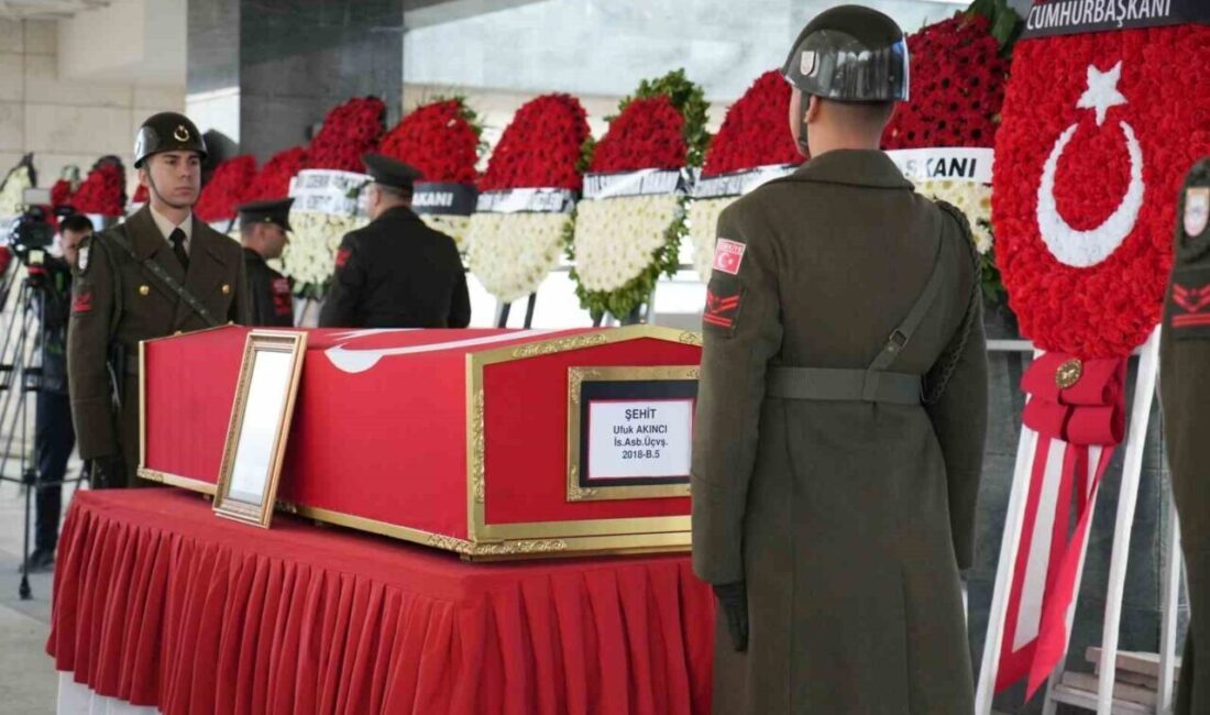 Astsubay Kıdemli Üstçavuş Ufuk Akıncı, Terör Saldırısında Şehit Olduktan Sonra Ankara’da Uğurlandı Irak'ın kuzeyinde terör saldırısı sonucu ağır yaralanan Astsubay Kıdemli Üstçavuş
