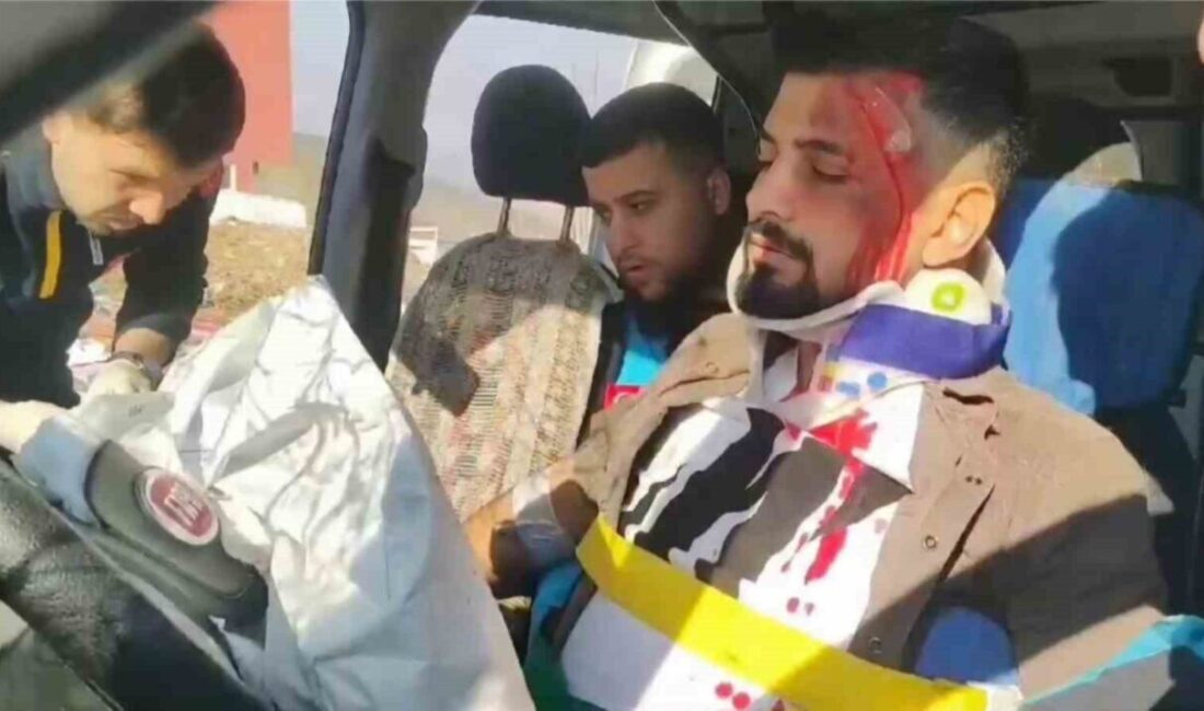 Siirt’te Ambulanslara Yol Verilmesi İçin Video Yayınlandı Siirt İl Sağlık Müdürlüğü, sürücülere ambulanslara yol verme çağrısı yaptı.