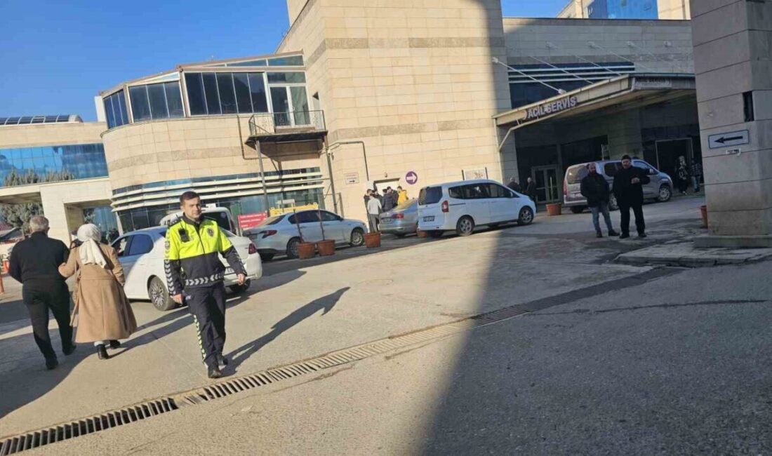 Siirt’te KYK yurt inşaatında işçi düştü, hastaneye kaldırıldı Siirt'te KYK yurt inşaatında çalışan 41 yaşındaki Mahsum Yıldız, dengesini