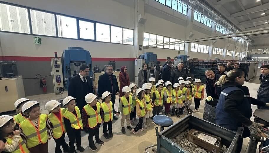 Kütahya'nın Simav ilçesinde "Ustasından İşin Sırrı" projesi, anaokulu ve ilkokul