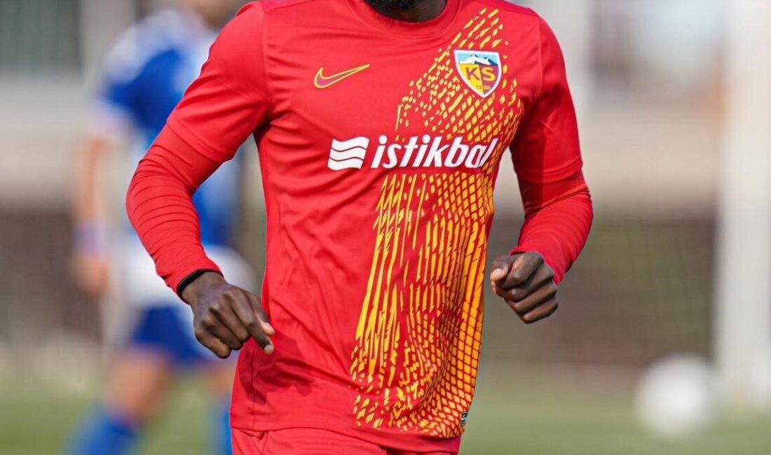 Kayserispor, Sivasspor karşılaşmasında takım arkadaşıyla tartışan Stephane Bahoken’i kadro dışı bıraktı Kayserispor, Sivasspor karşılaşmasında takım arkadaşı Stephane Bahoken'e tokat atması nedeniyle