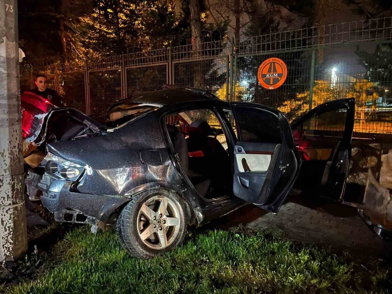 Bursa'nın Yıldırım ilçesinde Adem C.'nin kullandığı otomobil, makas atarak seyir