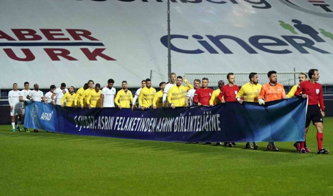 Eyüpspor ile Sivasspor, Süper Lig’de 22. hafta mücadelesinde karşı karşıya geldi! Trendyol Süper Lig'in 22. haftasında Eyüpspor, Sivasspor ile oynadığı maçın
