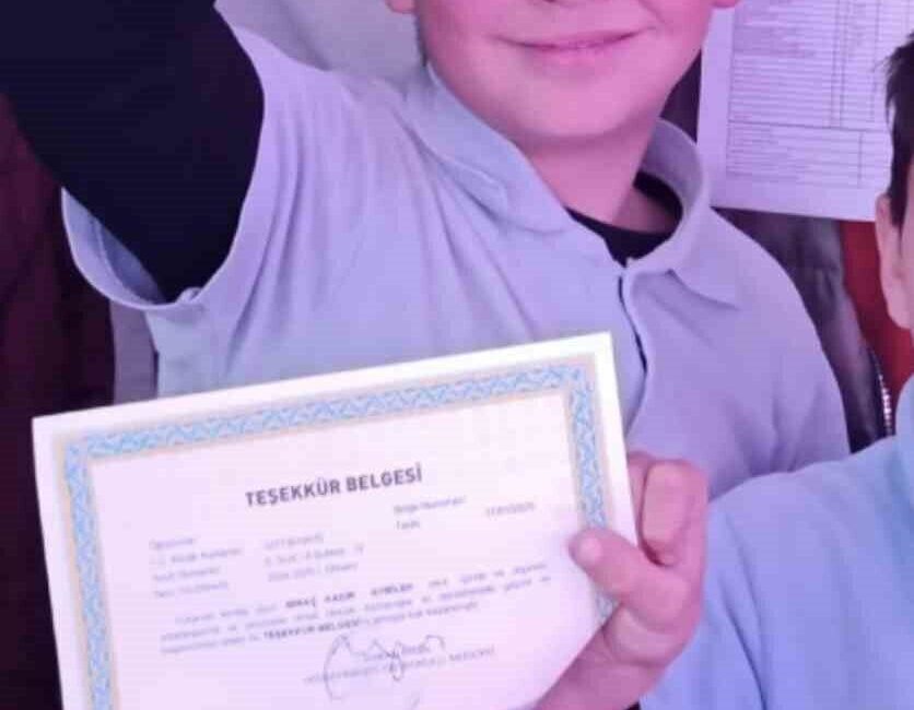 Bartın’da tüfekle vurulan 10 yaşındaki çocuk hastaneye kaldırıldı, ağır yaralı. Bartın’ın Kurucaşile ilçesinde, 10 yaşındaki U.K. tüfekle vurularak ağır yaralandı.