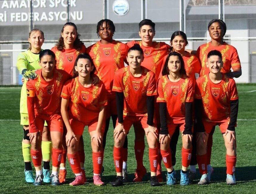 Sakaryaspor ve Kayserispor, Kadınlar 1. Futbol Ligi’nde 2-2 berabere kaldı! Türkiye Kadınlar 1. Futbol Ligi B Grubu'ndaki maçta Sakaryaspor ve