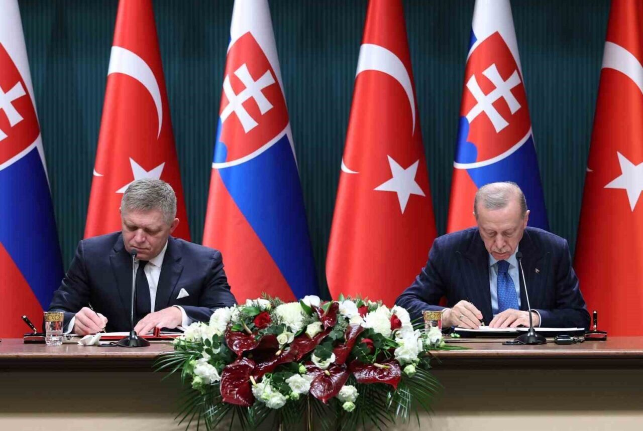 Cumhurbaşkanı Recep Tayyip Erdoğan ve Slovakya Başbakanı Robert Fico, iki