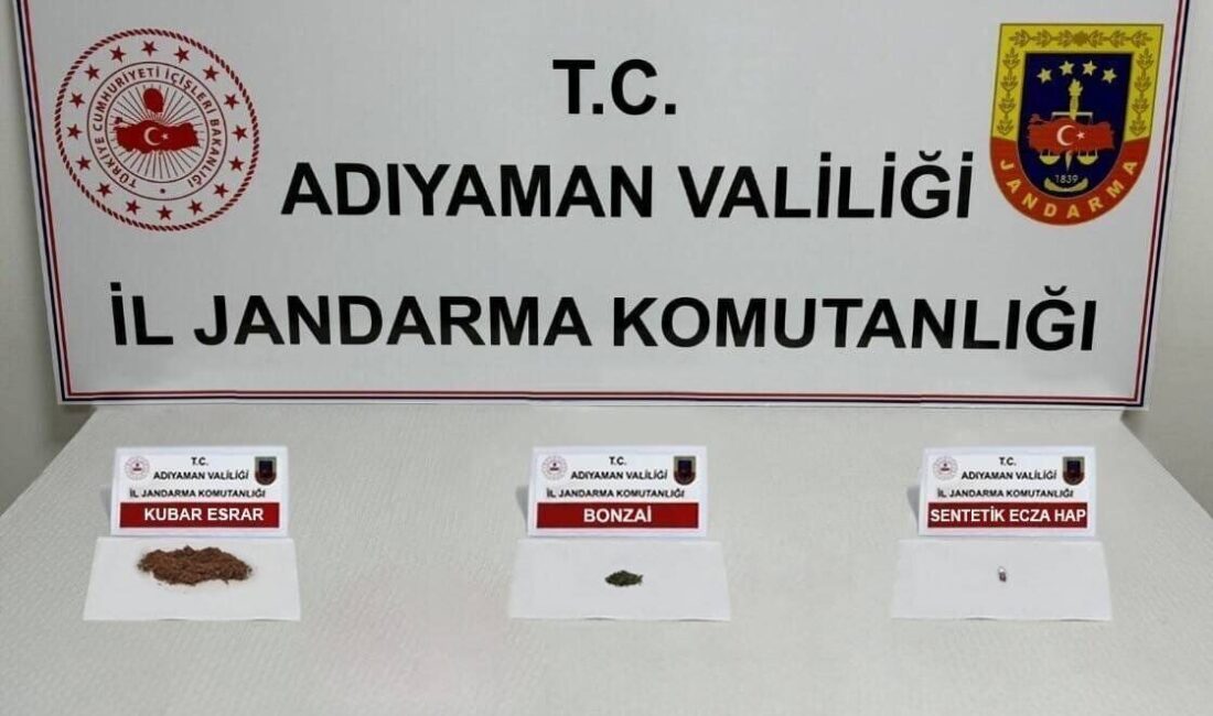 Adıyaman’da jandarmadan uyuşturucu operasyonu: 15 kişi gözaltında Adıyaman'da jandarma, uyuşturucu ile mücadele kapsamında gerçekleştirdiği operasyonda 15 kişiyi