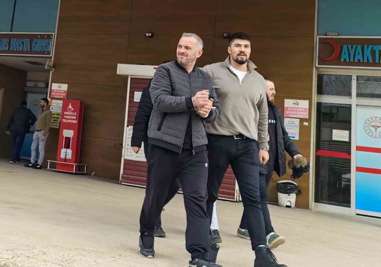 Bursa'nın İnegöl ilçesinde Narkotik Şube Müdürlüğü ekipleri, uyuşturucu ticareti yapan