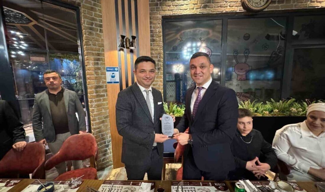 Emre Yeniay’a veda programı düzenlendi, plaketle onurlandırıldı Tarım ve Orman Bakanlığı Daire Başkanlığına atanan Emre Yeniay için