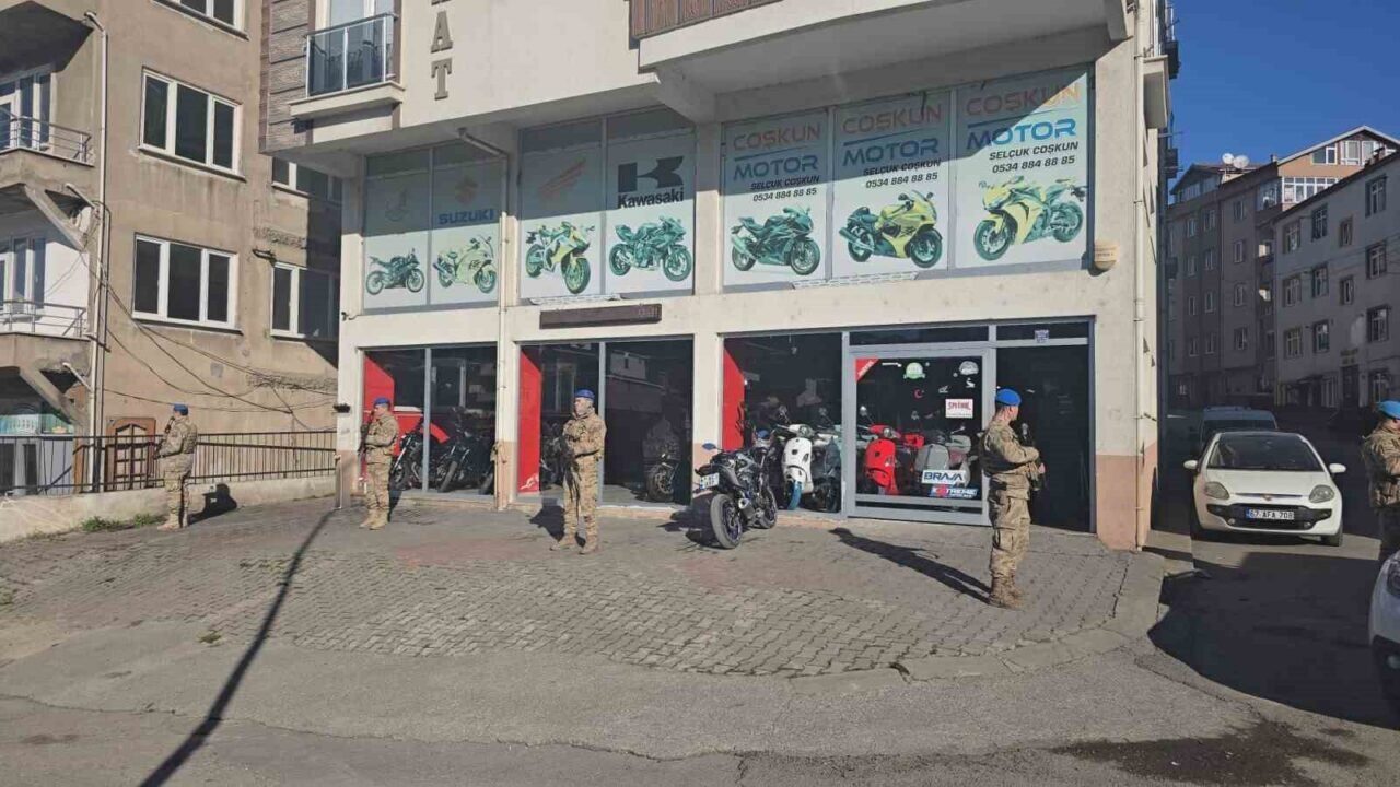 Zonguldak Ereğli'de jandarma, motosiklet satışı ve tamiri yapılan 2 iş