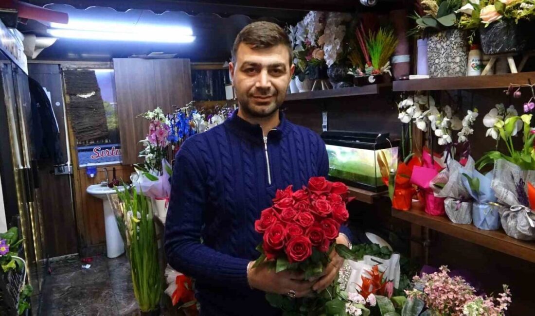 Kayseri’de Sevgililer Günü’nde Kırmızı Gül Yoğun İlgi Görüyor! Kayseri'de 14 Şubat Sevgililer Günü nedeniyle çiçekçi Mehmet Bener, en