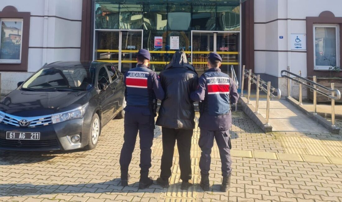 Samsun’da 22 Yıl Hapisle Aranan Şahıs Jandarma Operasyonu İle Ele Geçirildi Samsun'un Terme ilçesinde, "kasten yaralama ve tehdit" suçlarından 22 yıl