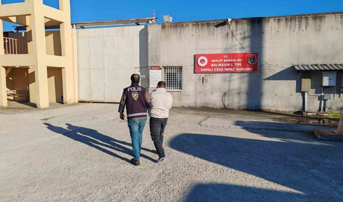 Balıkesir’de Aranan 26 Yıl Hapis Cezalı Şahıs Polisi Tarafından Yakalandı Balıkesir'in Bigadiç ilçesinde, polis ekipleri tarafından 26 yıl hapis cezası