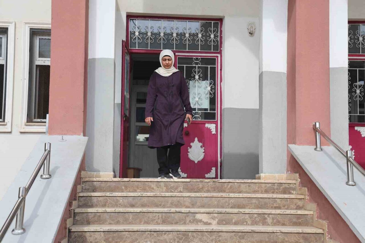 Diyarbakır'da 28 Şubat sürecinin mağduru Şebnem Gökmen, eğitim hayatındaki zorlukları