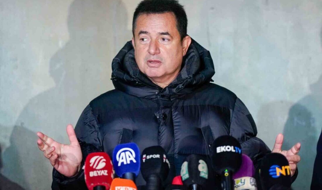 Fenerbahçe Asbaşkanı Acun Ilıcalı, Galatasaray derbisinin hakemi Slavko Vincic'in performansından