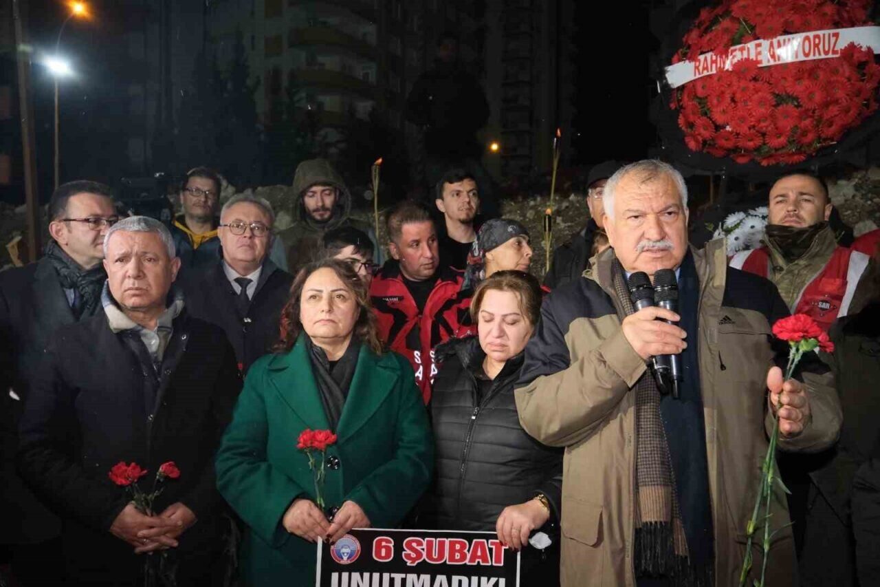 Adana Büyükşehir Belediye Başkanı Zeydan Karalar, büyük depremin yıl dönümünde