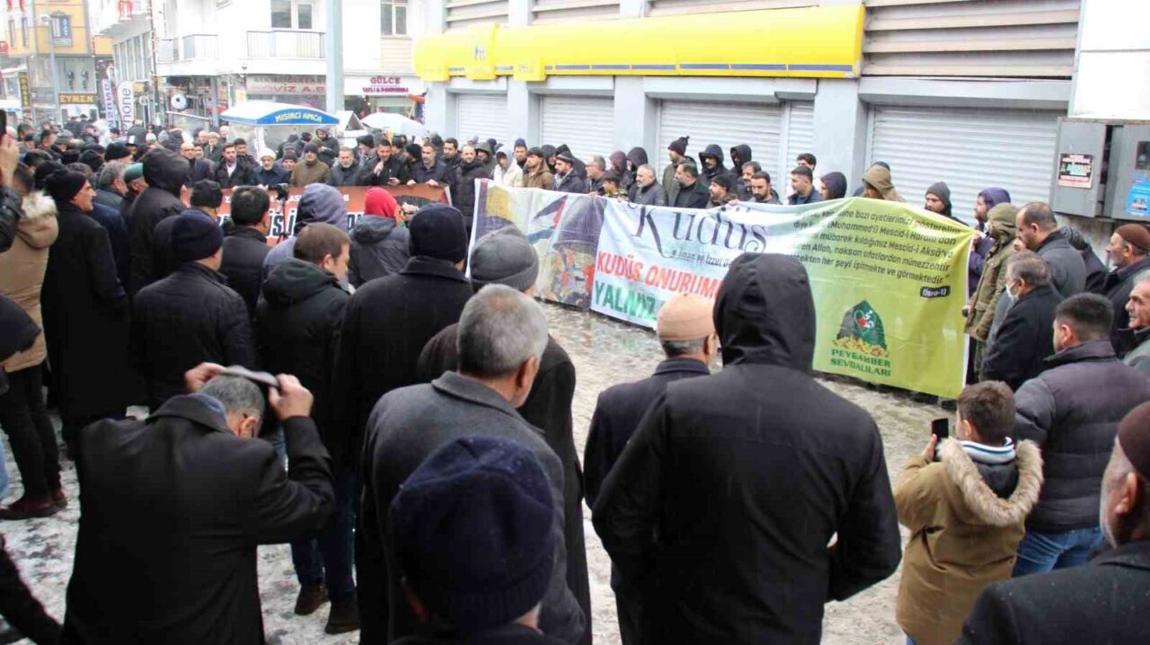 Ağrı Kudüs Platformu tarafından düzenlenen basın açıklamasında, Orhan Tatlı, İsrail'in
