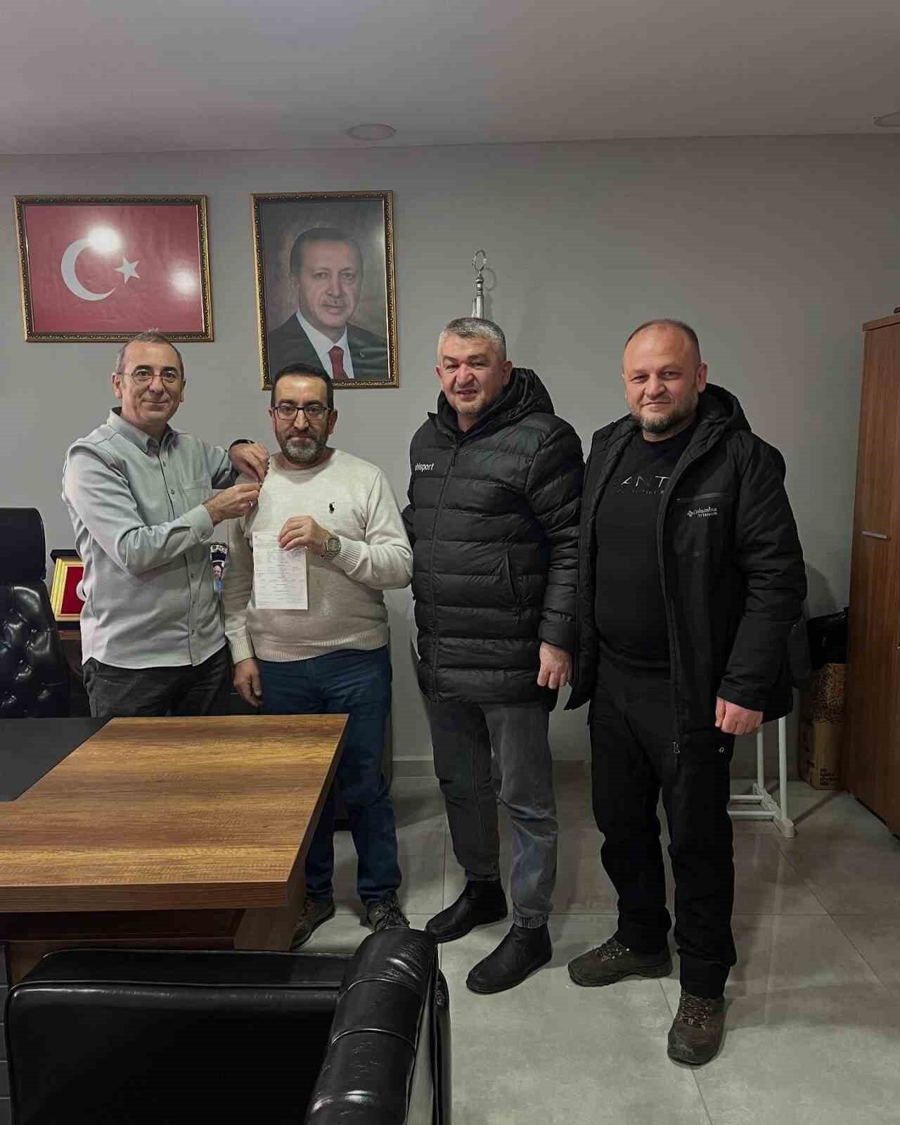 AK Parti Kütahya Merkez İlçe Başkanı Murat Afşarünal, partiye katılan