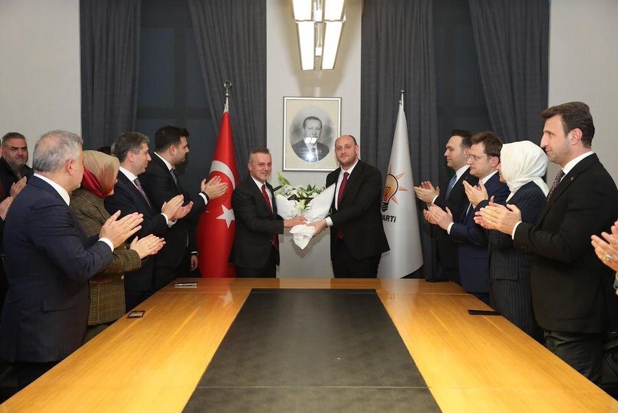 AK Parti’nin Yeni Teşkilat Başkanlığı Görevi Ahmet Büyükgümüş’e Devredildi AK Parti'nin yeni MYK'sında Ahmet Büyükgümüş, Teşkilattan Sorumlu Genel Başkan