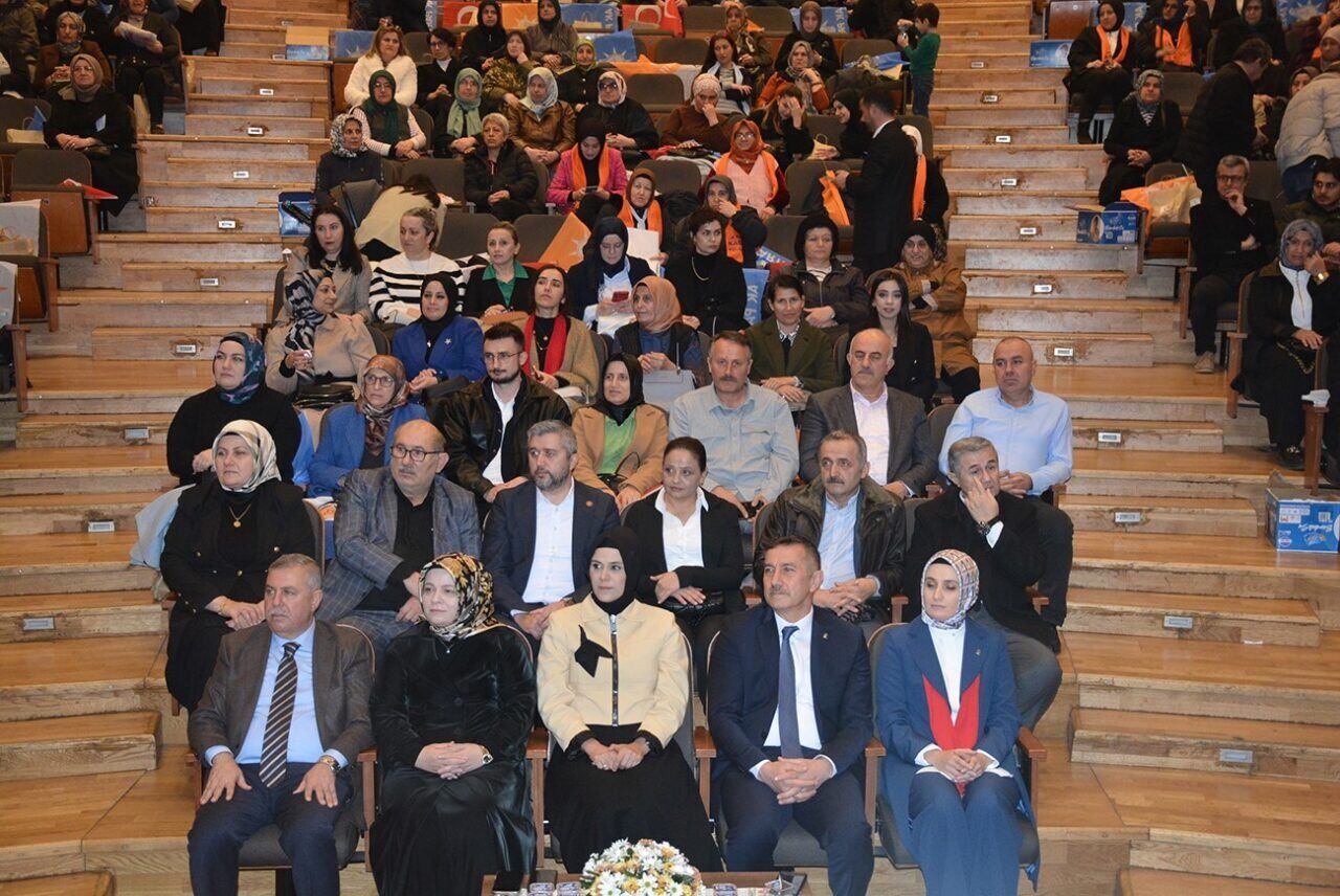 AK Parti Sinop İl Kadın Kolları 7. Olağan Kongresi, yoğun