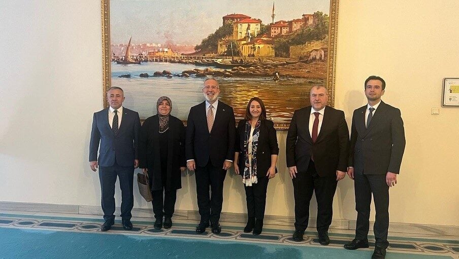 AK Parti Bilecik İl Başkanı Serkan Yıldırım, beraberindeki heyetle birlikte